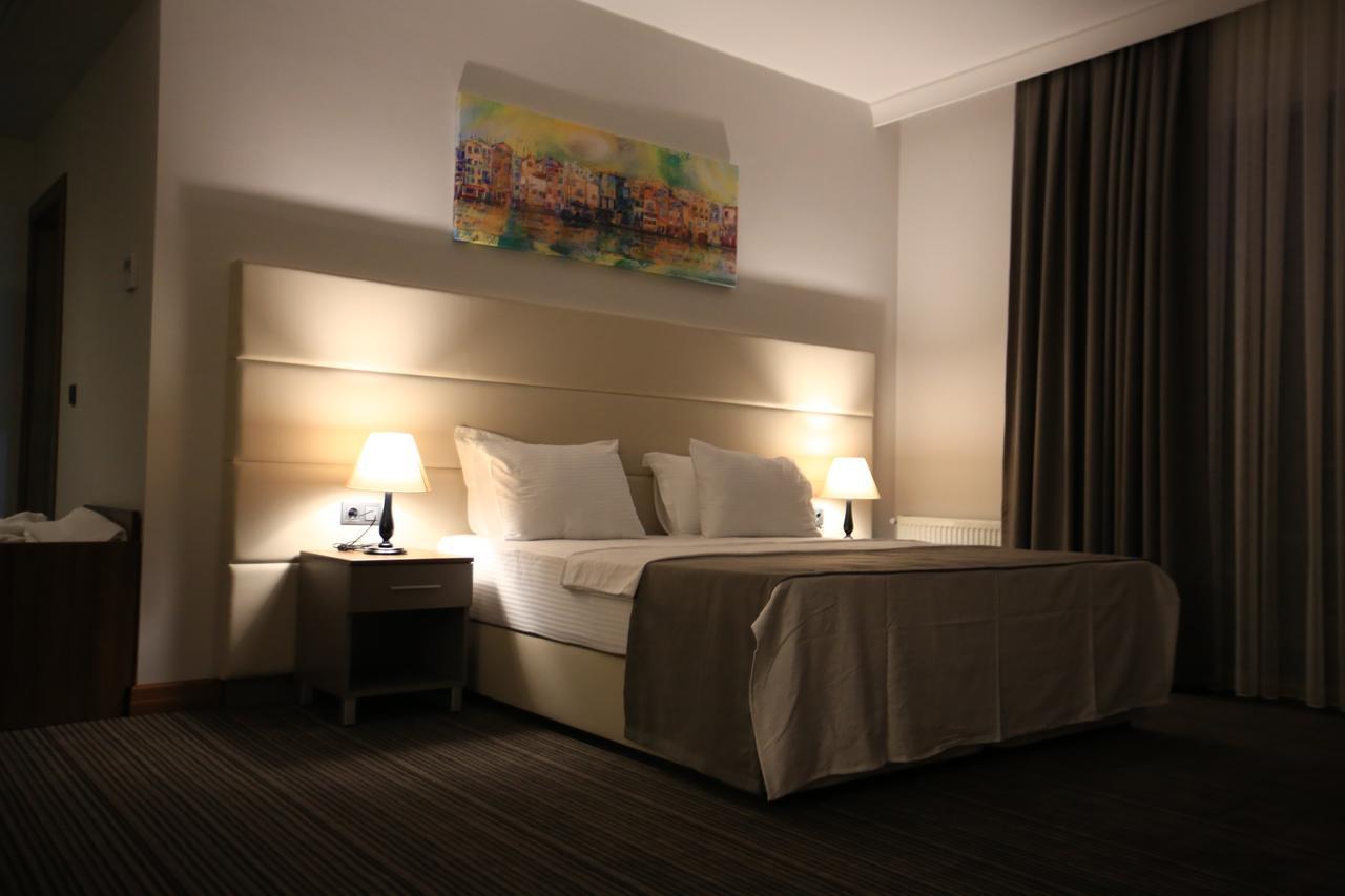 Familya Otel Erbaa Extérieur photo