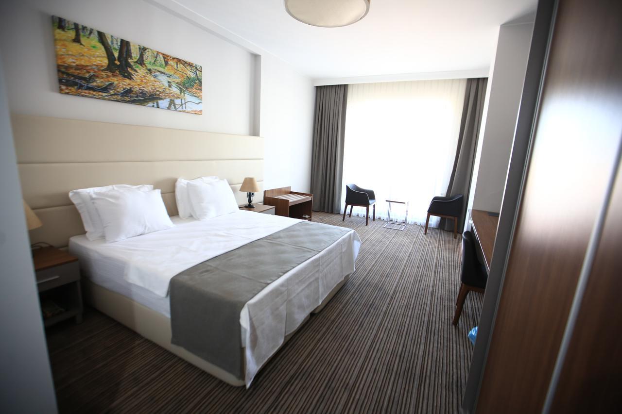 Familya Otel Erbaa Extérieur photo
